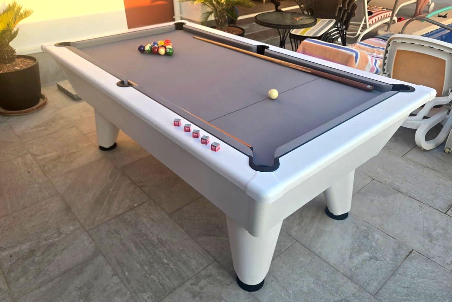 Grizzly Artic Indoor English Pool Table2:4